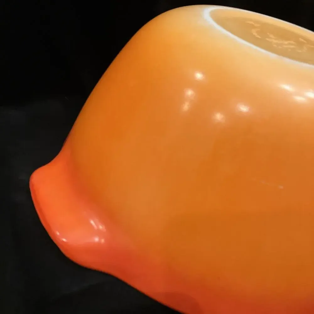 VTG Anchor Hocking Fire King Orange Ombre Cinderella Mixing Bowl Pour 2 Qt